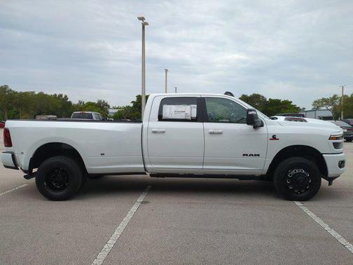 2025 RAM 3500 Laramie Crew Cab 4x4 8' Box