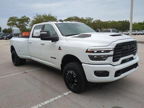 2025 RAM 3500 Laramie Crew Cab 4x4 8' Box