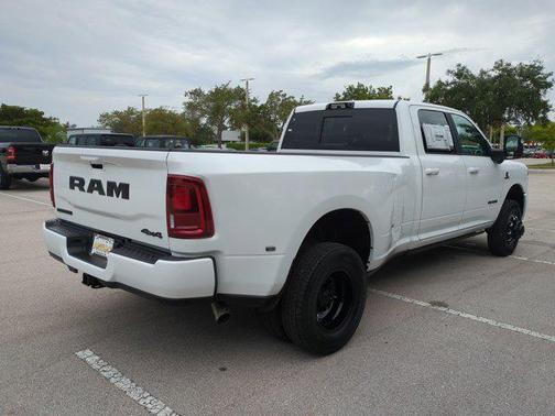 2025 RAM 3500 Laramie Crew Cab 4x4 8' Box