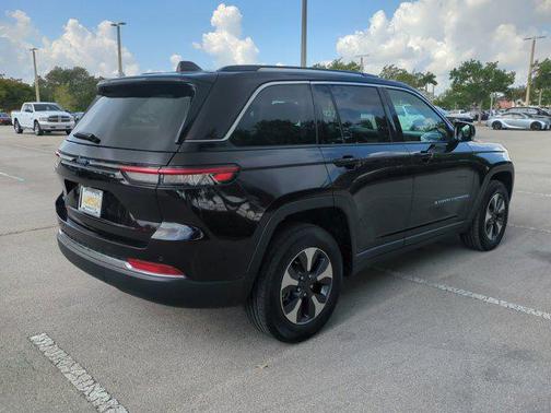 2022 Jeep Grand Cherokee 4xe Base