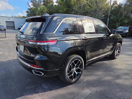 2025 Jeep Grand Cherokee Summit