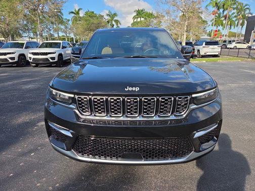 2025 Jeep Grand Cherokee Summit