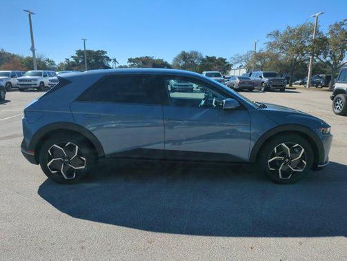 2022 Hyundai IONIQ 5 SE