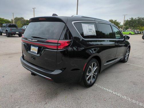 2026 Chrysler Pacifica L