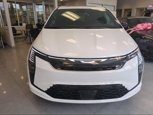 Bright White Clearcoat 2027 Chrysler Pacifica Limited