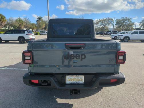 2026 Jeep Gladiator Willys 4x4