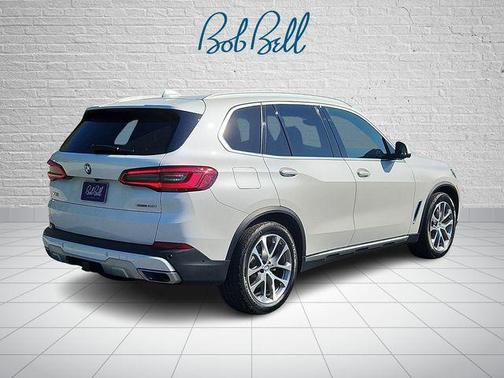Mineral White Metallic 2019 BMW X5 xDrive40i