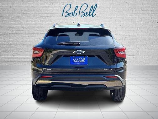 Mosaic Black Metallic 2025 Chevrolet Trax ACTIV
