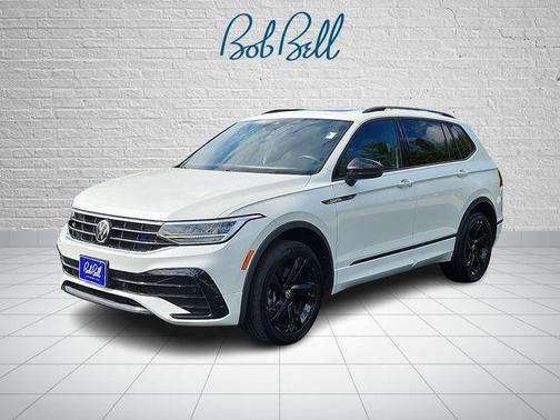 Opal White Pearl Effect 2023 Volkswagen Tiguan 2.0T SE R-Line Black