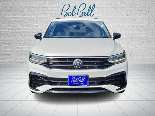 Opal White Pearl Effect 2023 Volkswagen Tiguan 2.0T SE R-Line Black