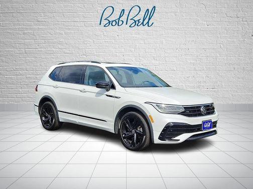 Opal White Pearl Effect 2023 Volkswagen Tiguan 2.0T SE R-Line Black