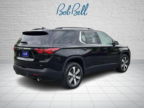 Mosaic Black Metallic 2023 Chevrolet Traverse LT Leather