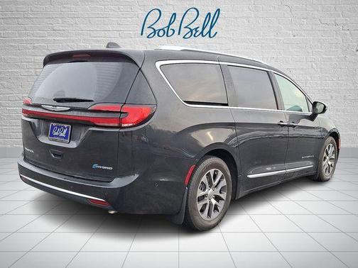2023 Chrysler Pacifica Hybrid Pinnacle