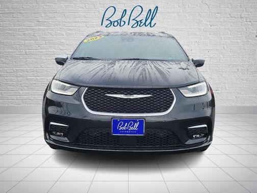 2023 Chrysler Pacifica Hybrid Pinnacle