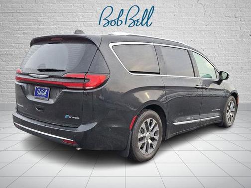 2023 Chrysler Pacifica Hybrid Pinnacle