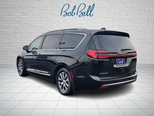 2023 Chrysler Pacifica Hybrid Pinnacle