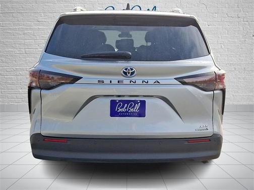 2024 Toyota Sienna XLE