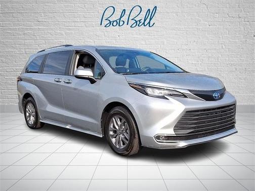 2024 Toyota Sienna XLE