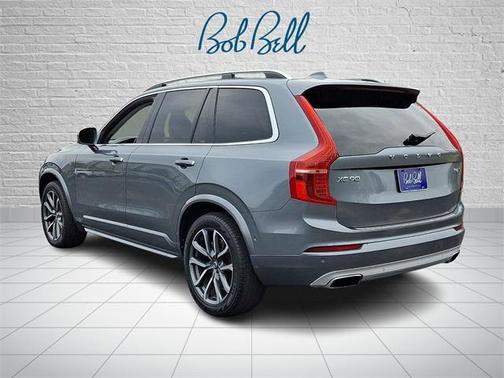 2018 Volvo XC90 T6 Momentum