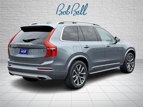 2018 Volvo XC90 T6 Momentum