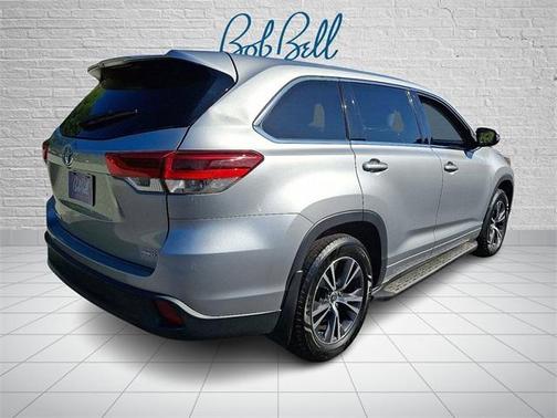 2017 Toyota Highlander LE