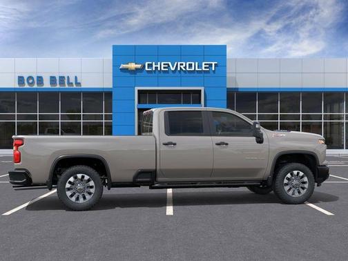White Sand 2026 Chevrolet Silverado 2500 Custom