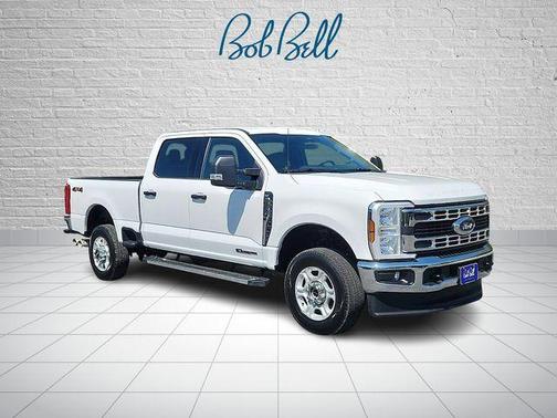 Oxford White 2025 Ford F-350 XLT