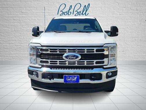 Oxford White 2025 Ford F-350 XLT