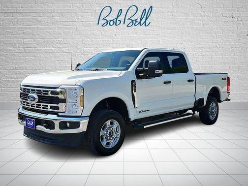 Oxford White 2025 Ford F-350 XLT