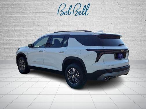 Summit White 2025 Chevrolet Traverse LT