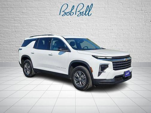 Summit White 2025 Chevrolet Traverse LT