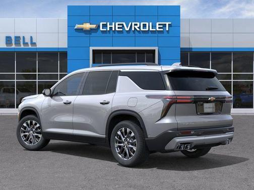 Sterling Gray Metallic 2026 Chevrolet Traverse LT