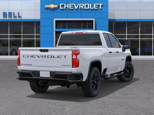 Summit White 2026 Chevrolet Silverado 2500 Custom