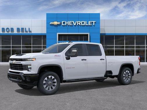 Summit White 2026 Chevrolet Silverado 2500 Custom