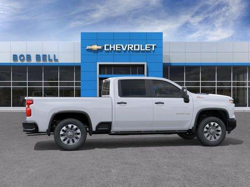 Summit White 2026 Chevrolet Silverado 2500 Custom