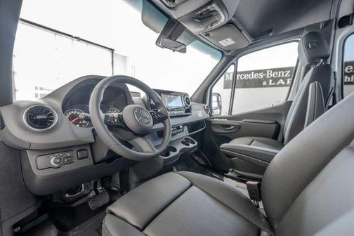 2025 Mercedes-Benz Sprinter 2500 Standard Roof