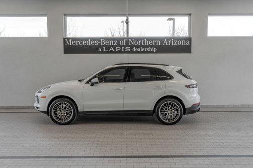2023 Porsche Cayenne Platinum Edition