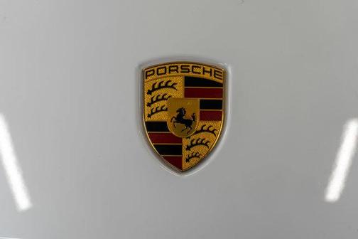 2023 Porsche Cayenne Platinum Edition