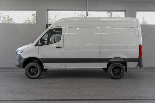 2025 Mercedes-Benz Sprinter 2500 Standard Roof