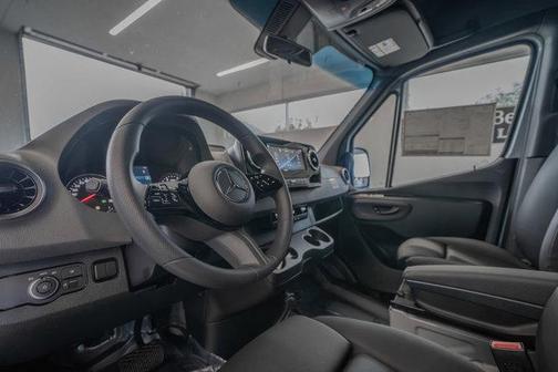 2025 Mercedes-Benz Sprinter 2500 High Roof