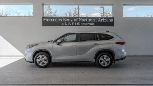 Celestial Silver Metallic 2024 Toyota Highlander LE