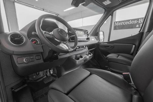 2025 Mercedes-Benz Sprinter 2500 Standard Roof