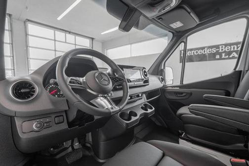 2025 Mercedes-Benz Sprinter 2500 Standard Roof