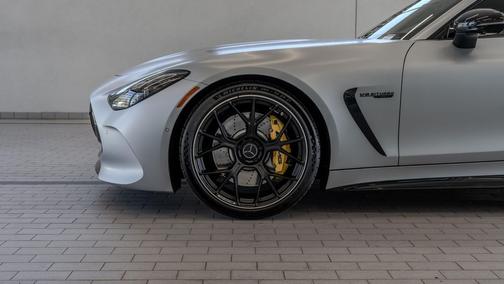 MANUFAKTUR magno paint MANUFAKTUR high-tech silver magno 2025 Mercedes-Benz AMG GT 63 Base