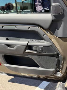 Gondwana Stone Metallic 2025 Land Rover Defender 90 P300 S