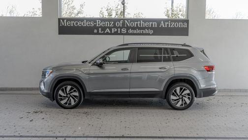 Platinum Gray Metallic 2024 Volkswagen Atlas 2.0T SE w/Technology 4MOTION