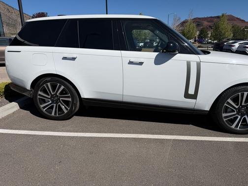 White 2023 Land Rover Range Rover P530 SE
