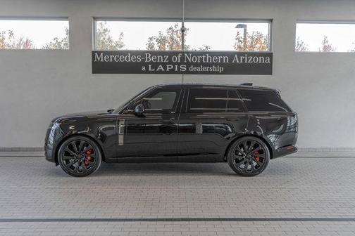 2024 Land Rover Range Rover P615 SV