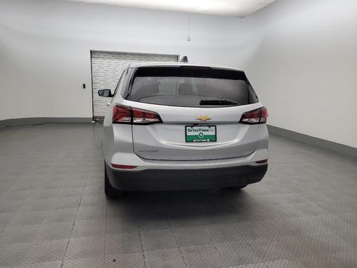 Silver Ice Metallic 2022 Chevrolet Equinox LS