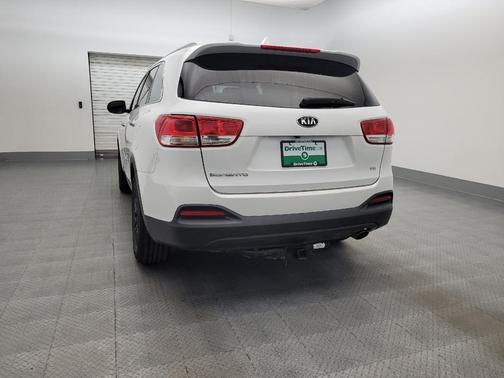 2016 Kia Sorento LX